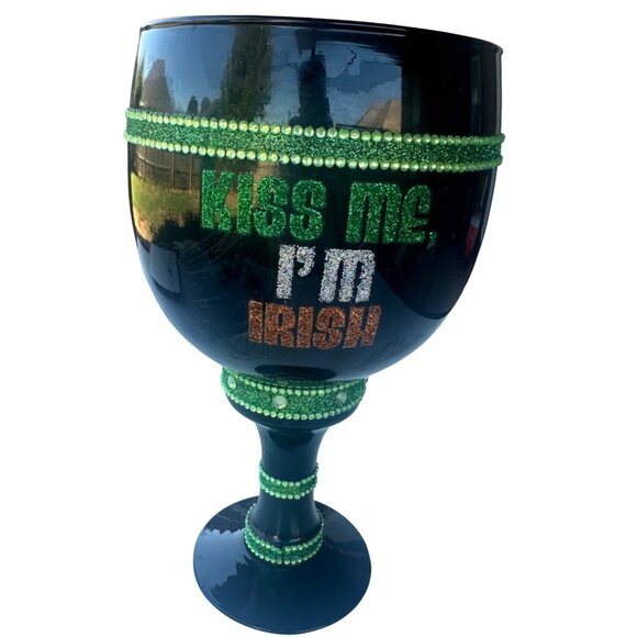 Kiss Me I'm Irish Glittery Large Stemmed Drinking Cup w/Shamrock 40 oz. 9" Tall - Picture 1 of 12